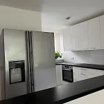 House With Garden Near Centre Apartment *