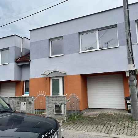 House With Garden Near Centre