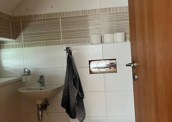 House With Garden Near Centre דירה Otilia