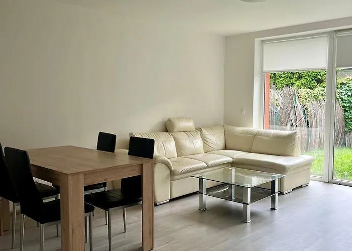 House With Garden Near Centre