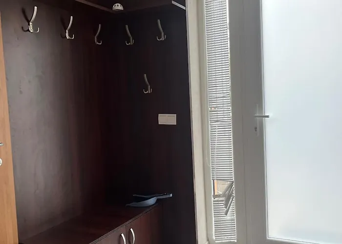 House With Garden Near Centre דירה Otilia